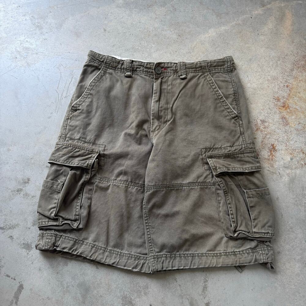 Vintage Y2K No Boundaries Baggy Classic Army Olive Green Cargo Shorts Size 32